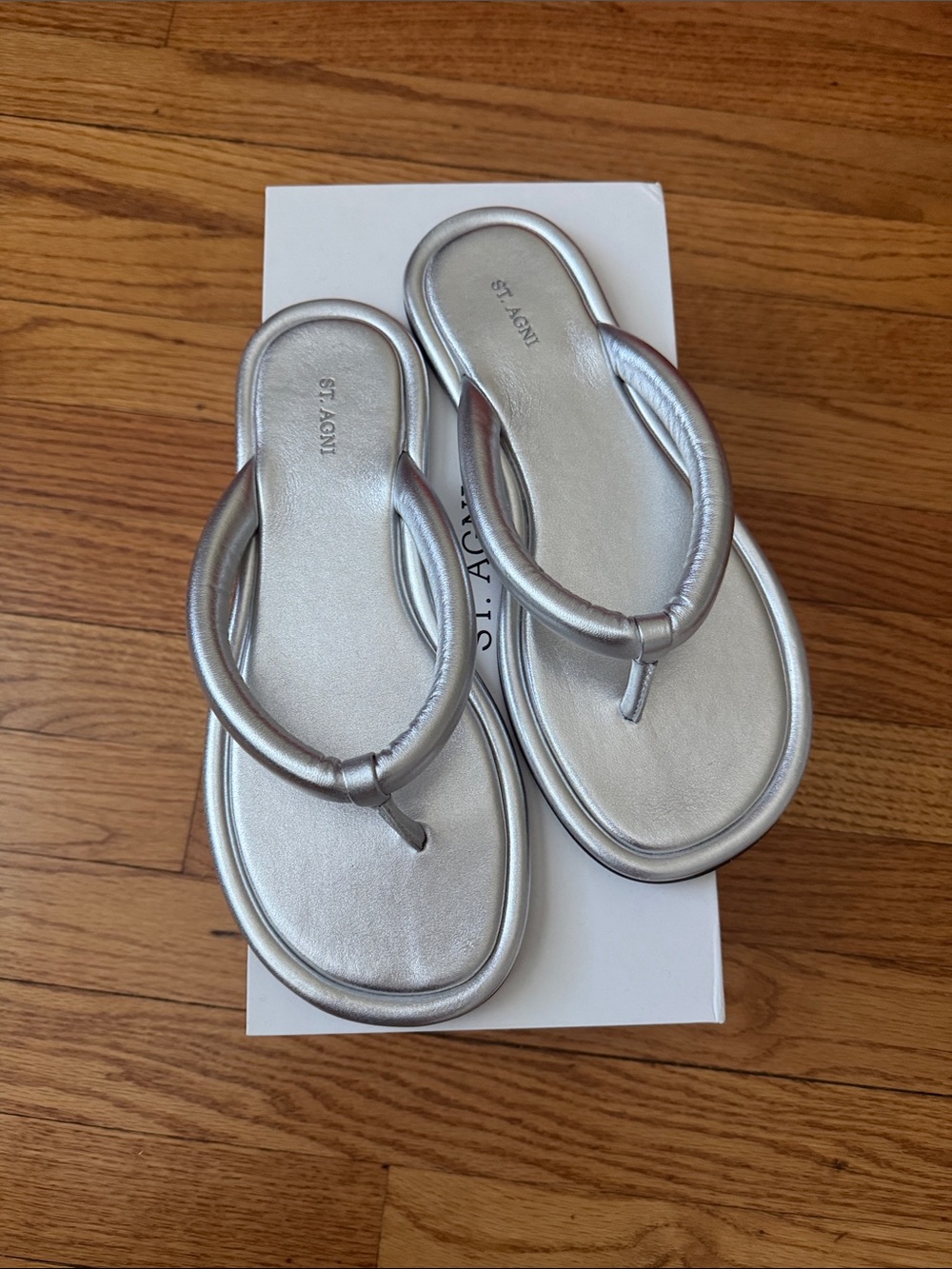 St. Agni Metallic Silver Sumi Slide